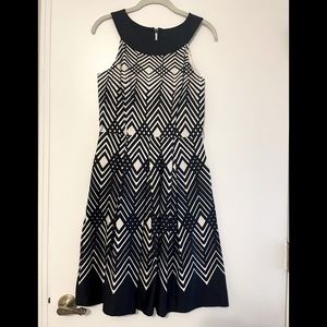 White House Black market size 4 A-line